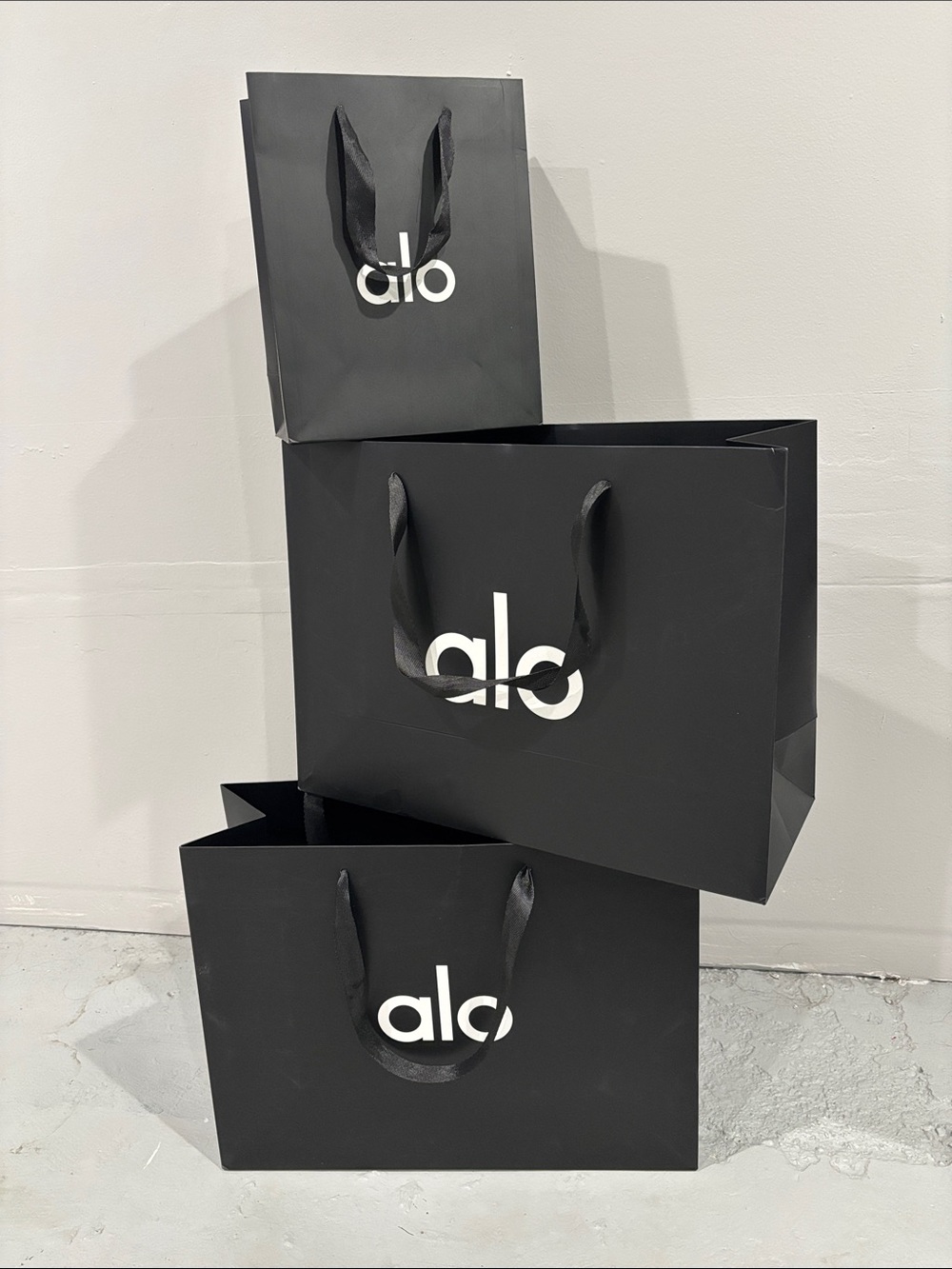 ALO Yoga Black Logo Tote Set - Black